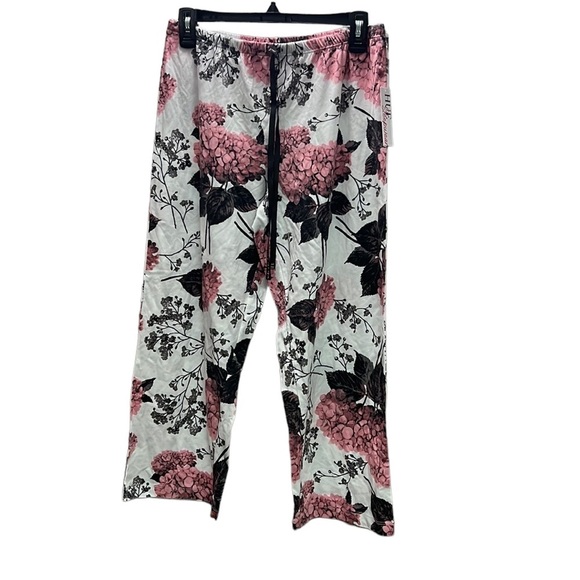 HUE Other - HUE Printed Capri Pajamas Pants